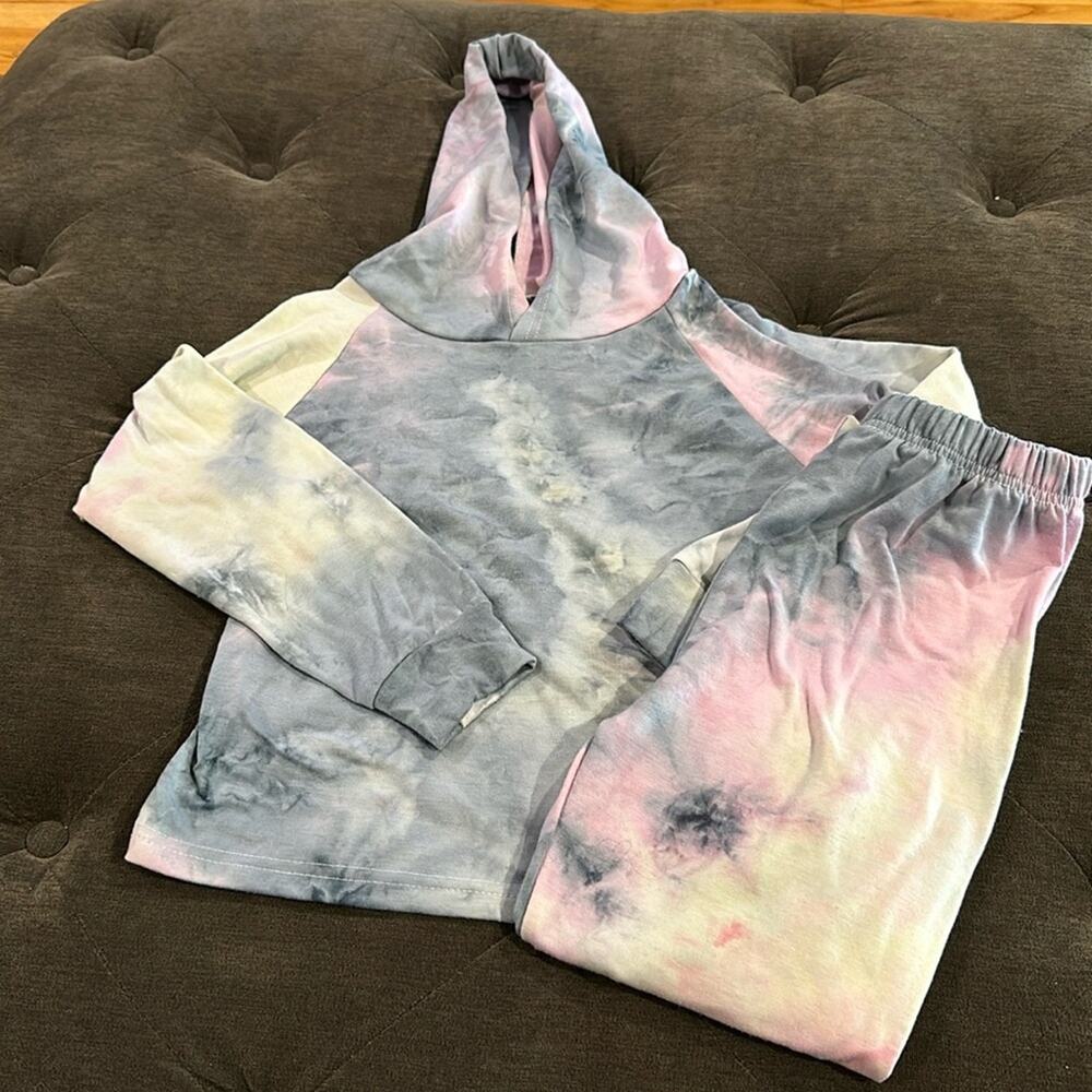 SHEIN matching tie dye set size (130) 6-7